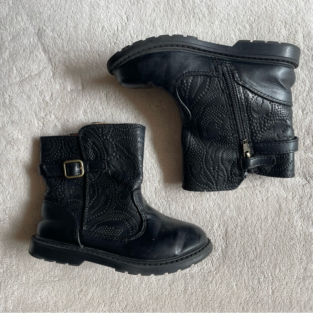 Carters, black, zip up boots. Size 10 (Toddler)